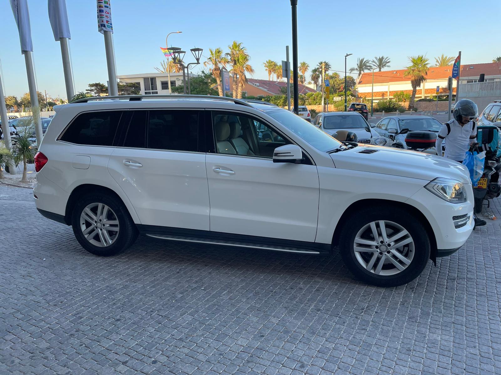 SUV with private driver in Israel