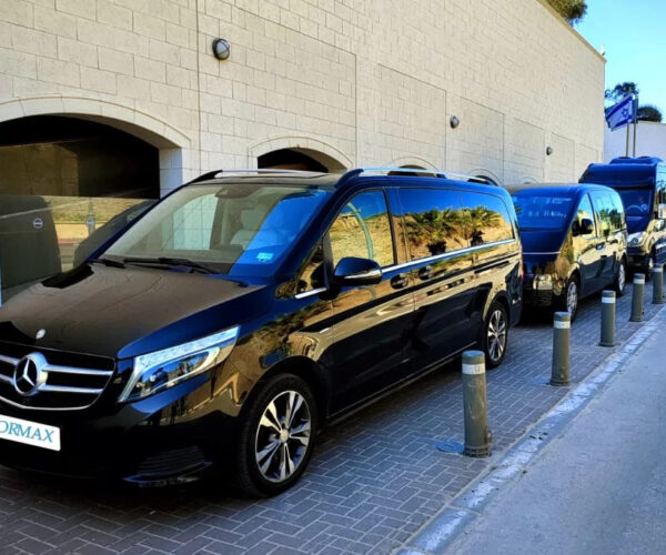 השכרת מיניוואן עם נהג בישראל